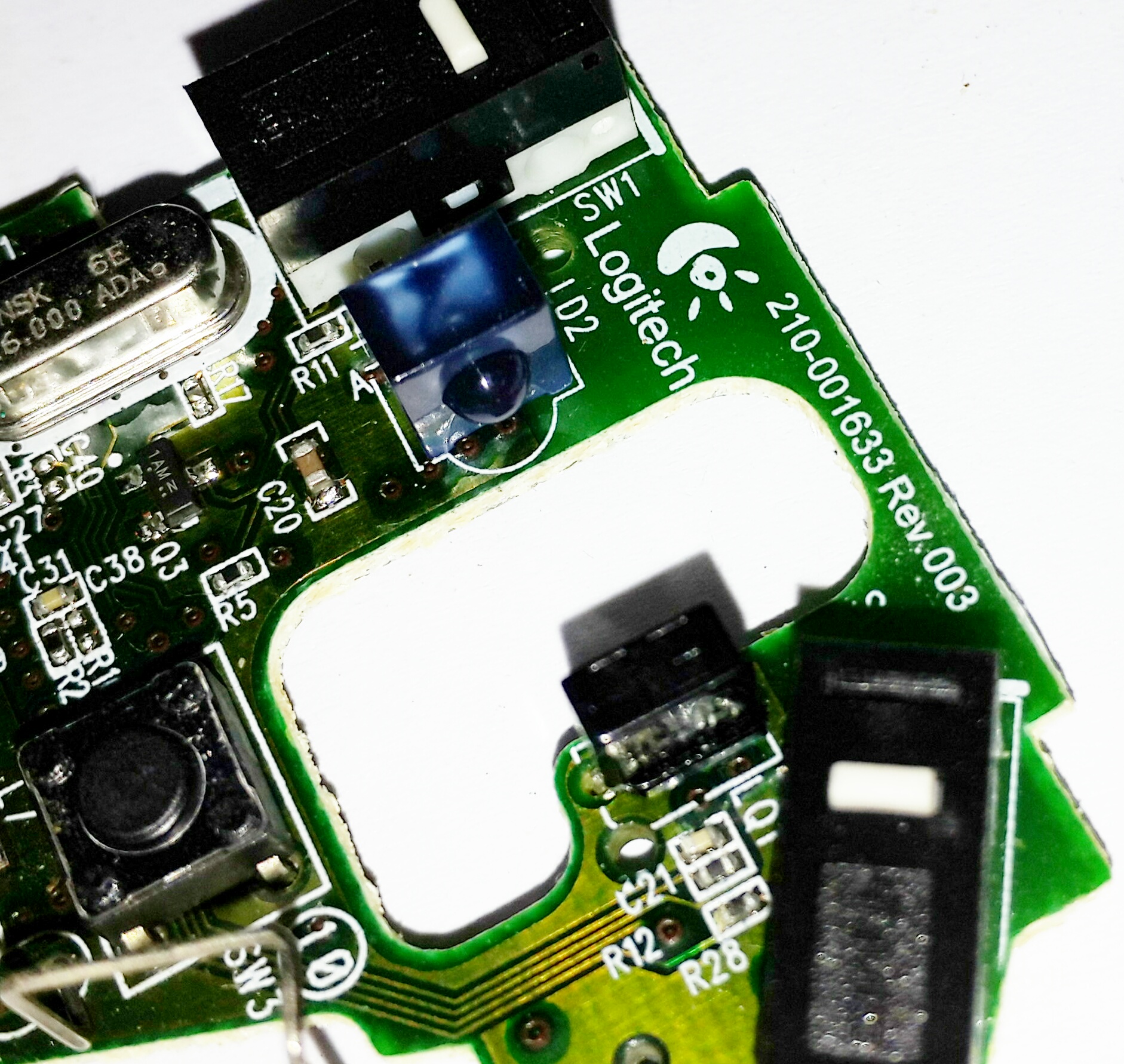 罗技m186无线鼠标电池能充电吗,罗技m186无线鼠标分解图