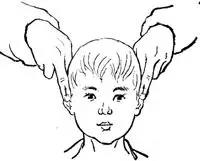 宝宝受到了惊吓别着急，3个简单易学的动作做一做就好了