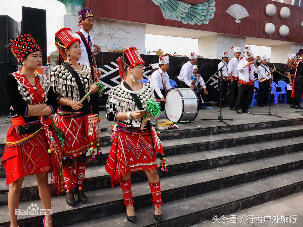 56种民族传统服饰在一起,五十六个民族服饰你更喜欢哪个