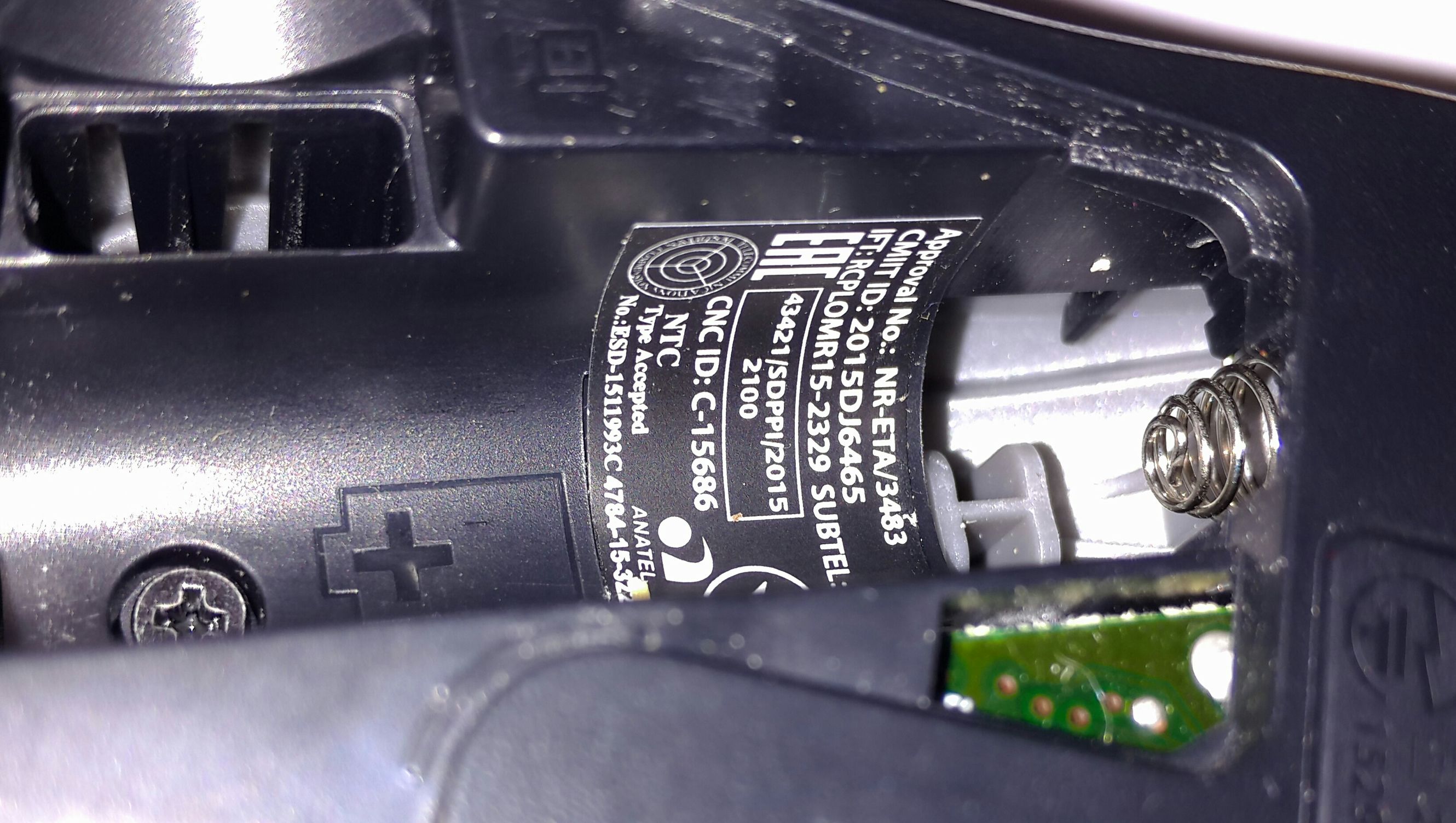 罗技m186无线鼠标电池能充电吗,罗技m186无线鼠标分解图