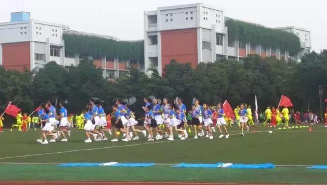 学校运动会第一名是谁,运动会班级风采展示第一名