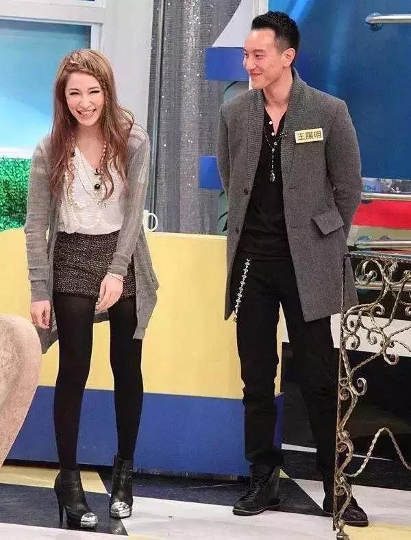 萧亚轩分享恋爱经验,17年换16个男友