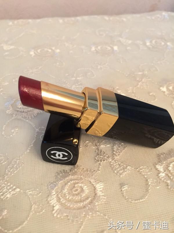 作为一个女孩子,我们应该要有很多唇膏,评测一下我收集的唇膏