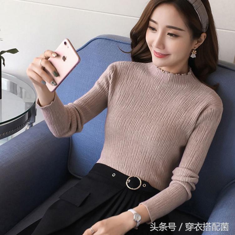 深蓝大衣搭配什么颜色内搭好看,浅色大衣内搭应该浅色还是深色