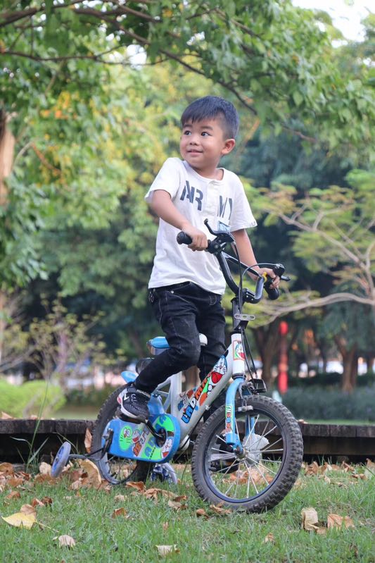 寰晢闄瀛愭專閽变袱涓嶈,鐪嬬潃瀛╁瓙鍋氬井鍟嗚禋閽变袱涓嶈