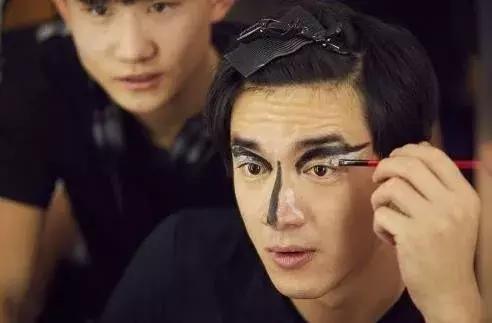 内容还是电商，美妆app如何脱离变现困境？