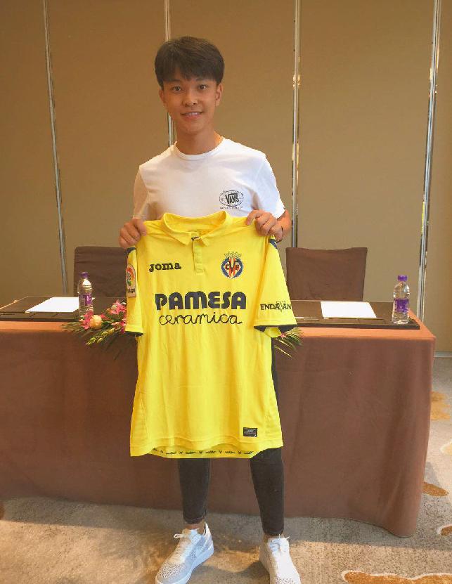 中国足球小将庆祝c罗,巴萨皇马中国少年