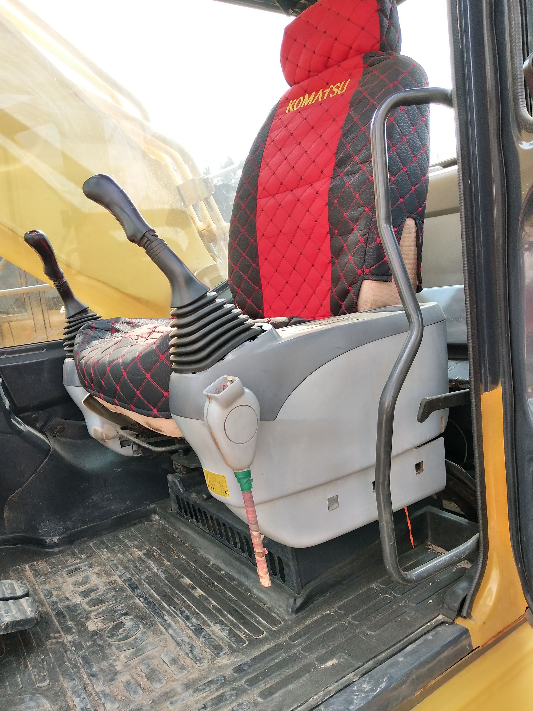 最便宜的小松360需要多少钱,10年小松360和12年小松360区别