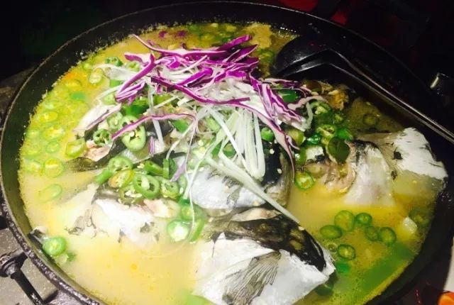 广州岗顶美食街,岗顶地铁口美食街