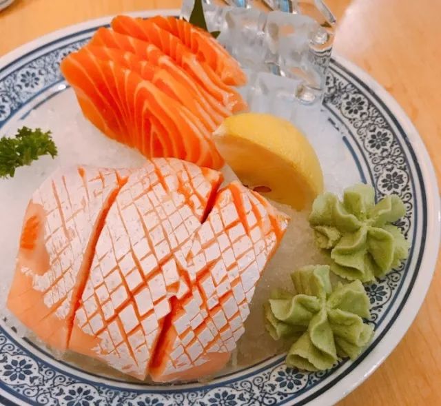 广州岗顶美食街,岗顶地铁口美食街