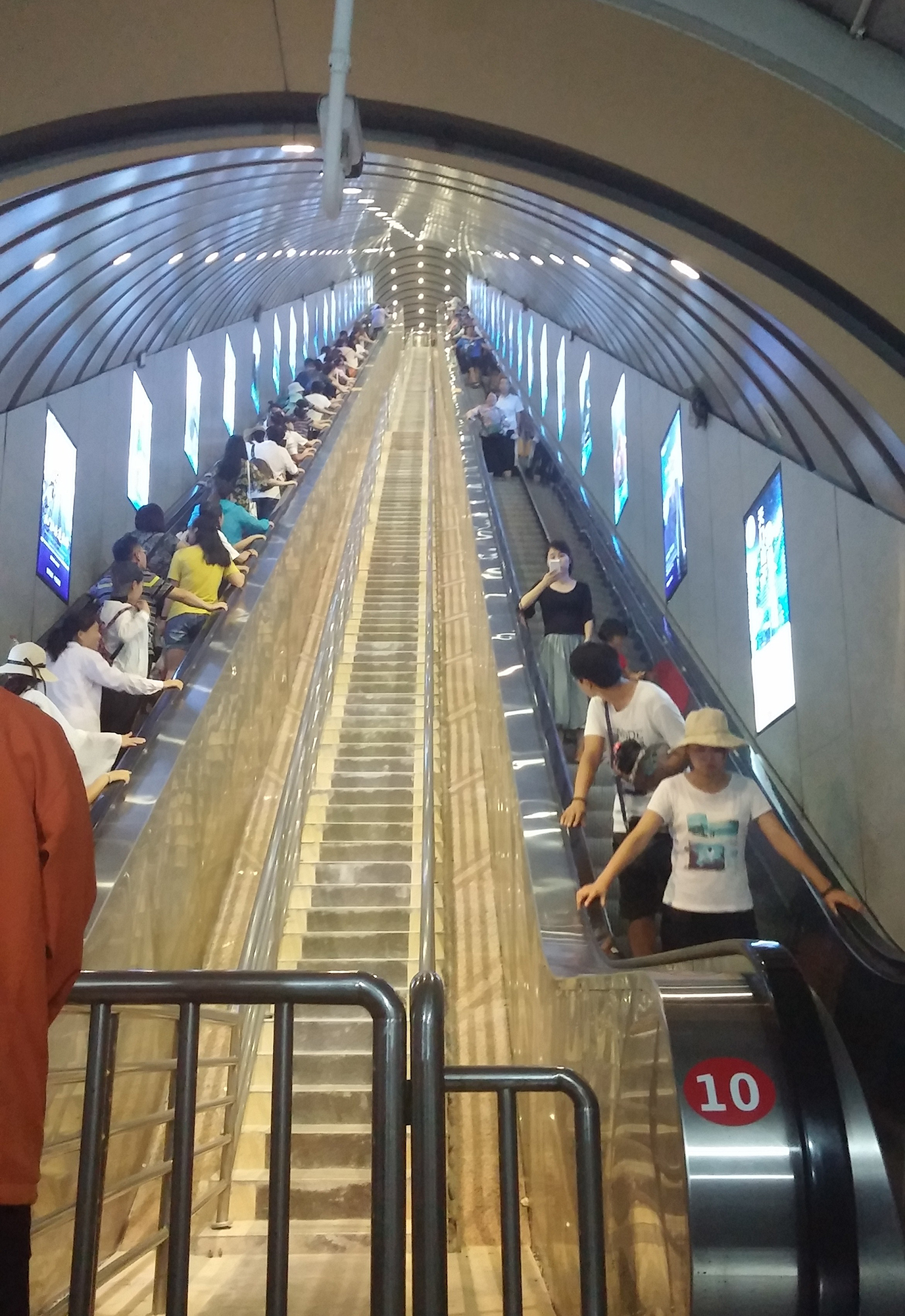 张家界天门山玻璃栈道1日游览,张家界天门山玻璃栈道三日游攻略