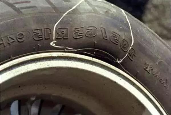 轮胎鼓包有办法修复吗,轮胎鼓包处理视频