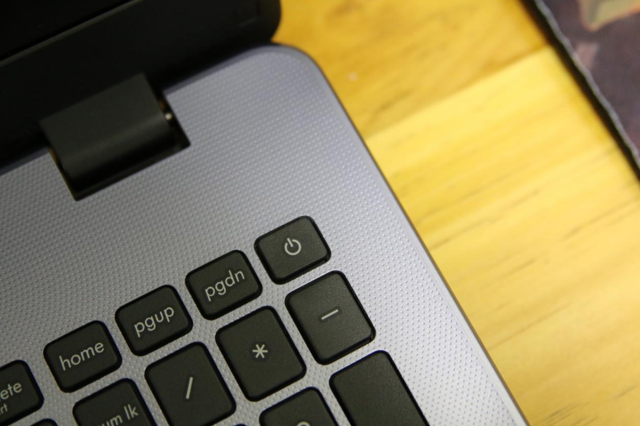 华硕笔记本fl8000u有光驱吗,华硕笔记本fl8000u屏幕