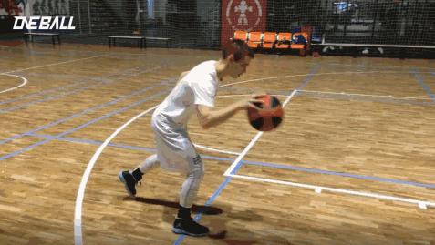 篮球场非常实用的技巧!左右变向crossover过人《门道》教学!