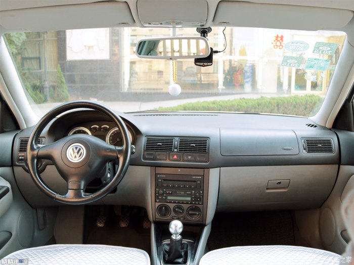 两万块钱能买到几年的高尔夫,两万多块钱买个二手车