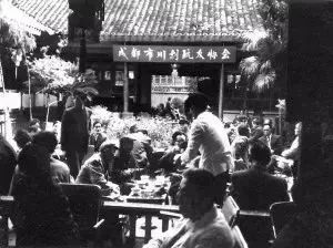 成都的玩法,成都天府广场拍照姿势