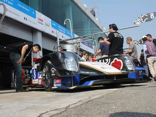 耐力赛绝非无休止地“画圈”,而是用轮胎来拓宽的哲学