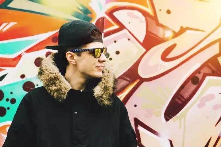 帽子cap英语怎么说,英文的戴帽子用hat还是cap