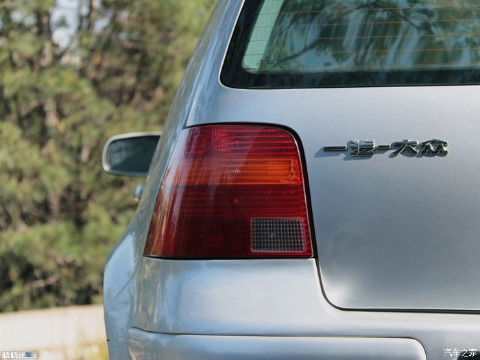 两万块钱能买到几年的高尔夫,两万多块钱买个二手车