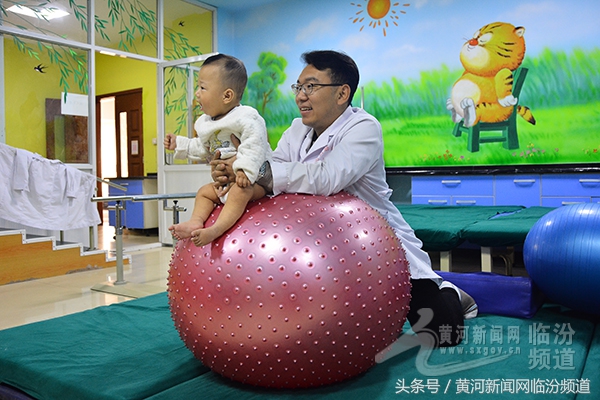 儿童脑损伤医院,脑瘫儿童家长心理疏导课件