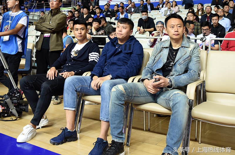 申花新帅与队员见面,申花新帅和球员见面