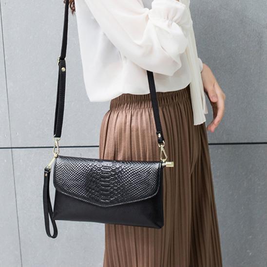 这些包包因为她们的出现而变得光彩夺目,不会搭配的女孩值得收藏