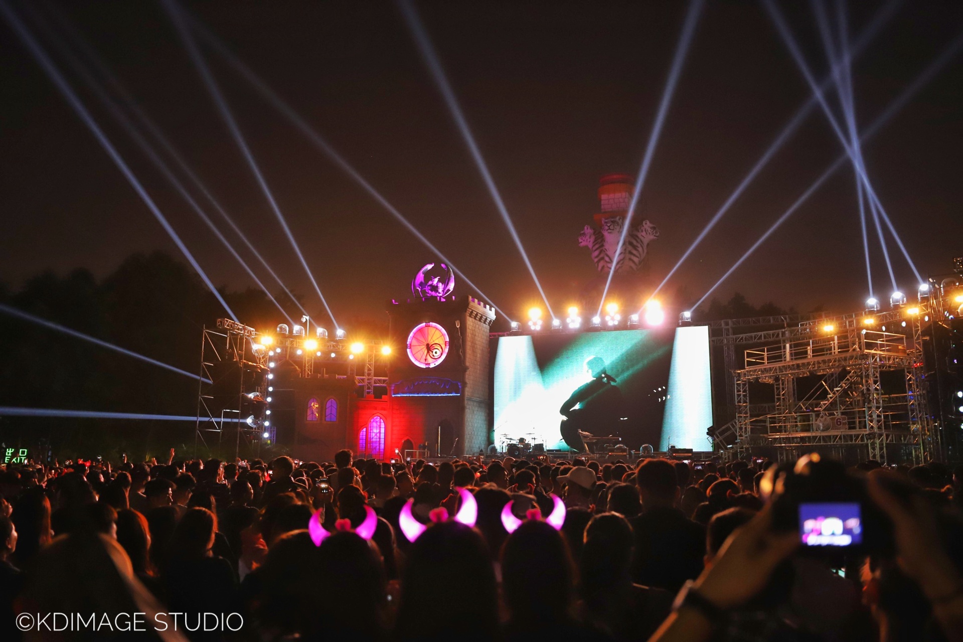 久违的狂欢:和许巍一起过长隆欢乐万圣节