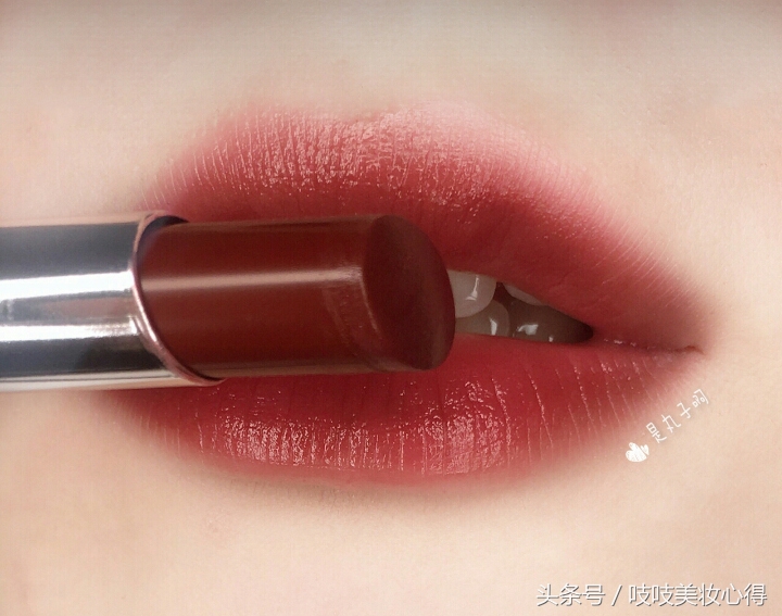 少女心的圣诞限量彩妆大PK，快把你们的钱包捂好！