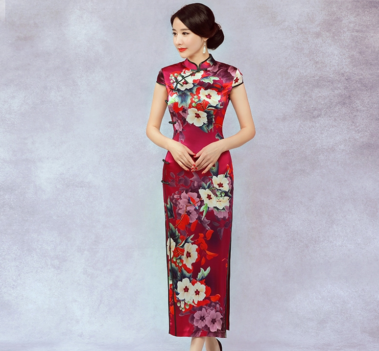 一袭旗袍显示柔美,真丝旗袍最能体现女人的优雅高贵