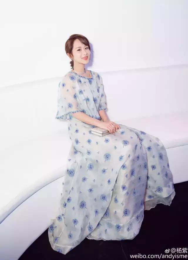 皮肤黑不用任何产品变白,皮肤黑不用化妆染什么颜色头发