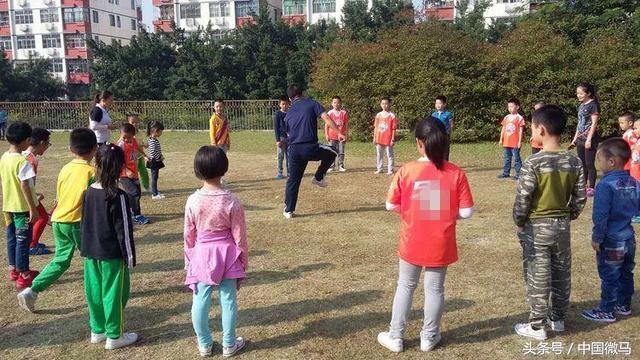 雄鹰少儿足球,早教小小足球运动员