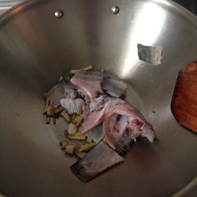 鲈鱼最简单的做法清炖鲈鱼,酸菜整条鲈鱼的正确做法