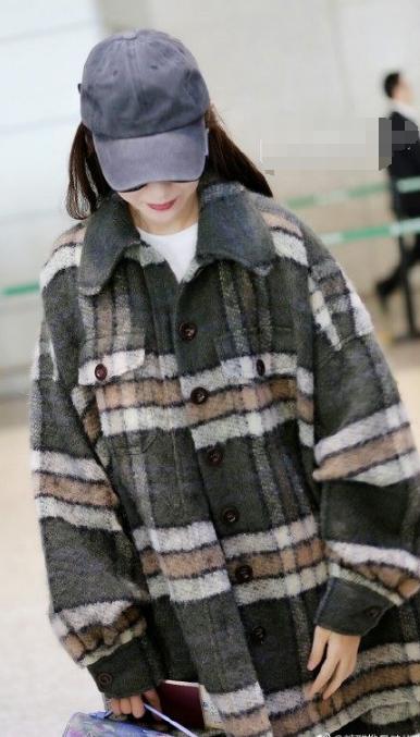 唐嫣代言施华洛世奇同款外套,唐嫣外套衣服