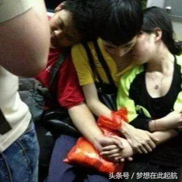 头发弯了不要紧，熨一下就好了，太逗了