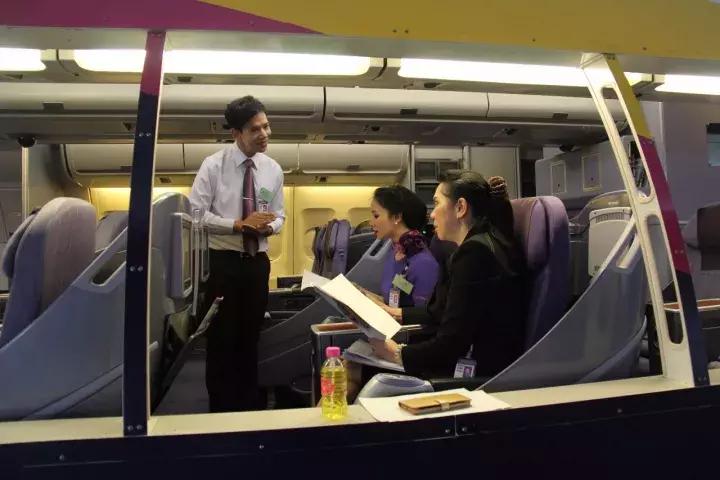 空姐的微笑是如何练成的,迷人笑容的南航空姐是谁