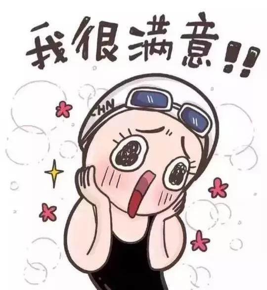 火车沿途风景绝美,火车靠窗的沿途的风景