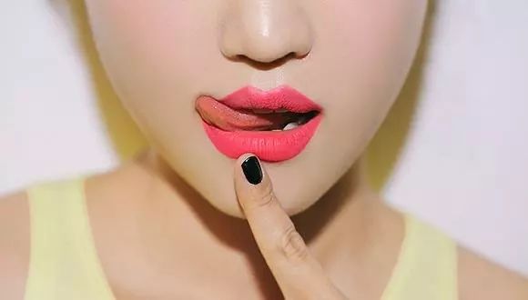 化妆的步骤及化妆用品,超详细的化妆入门教程男