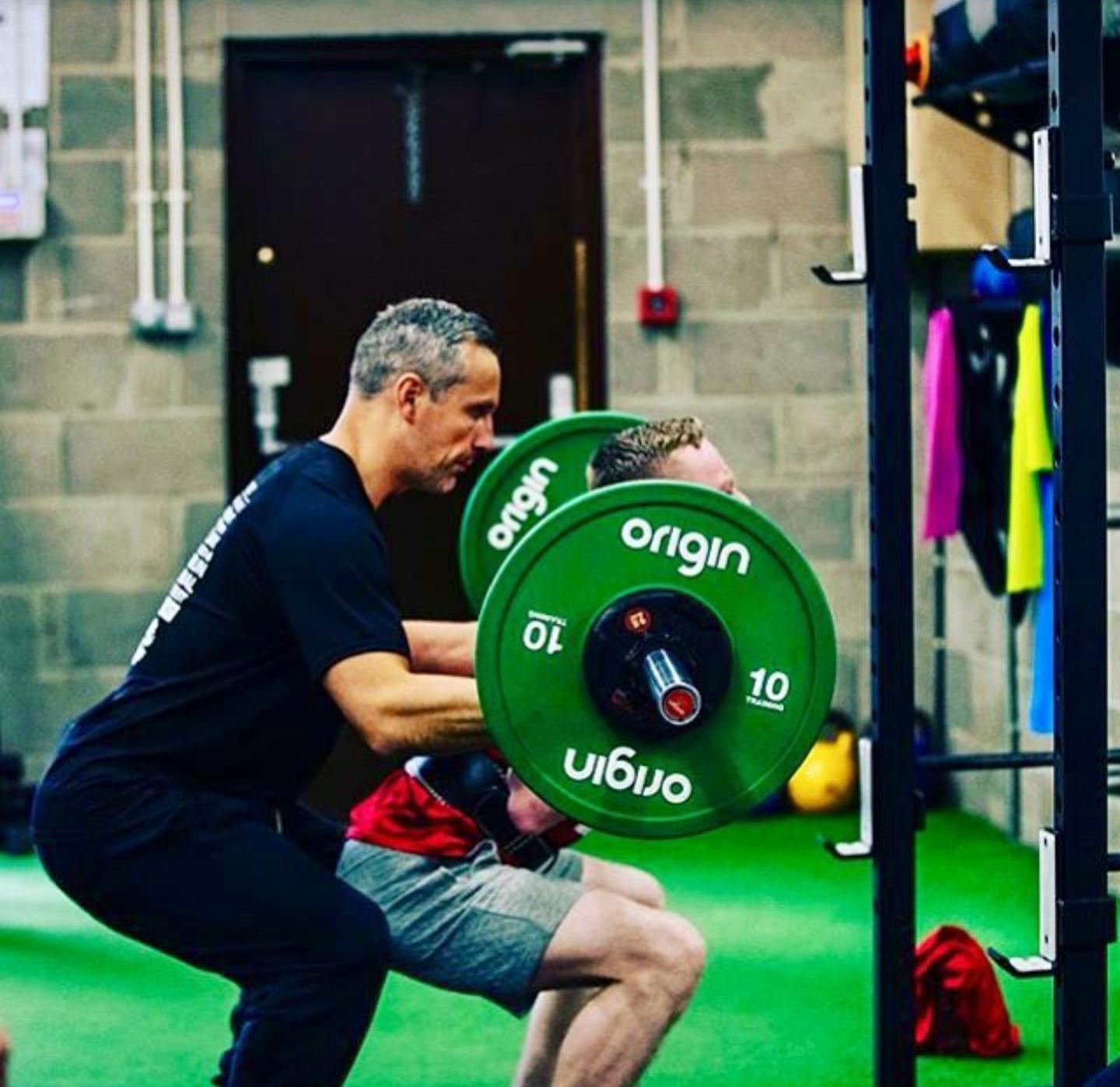 大重量深蹲腰疼的原因及解决方法,为什么大重量深蹲头晕