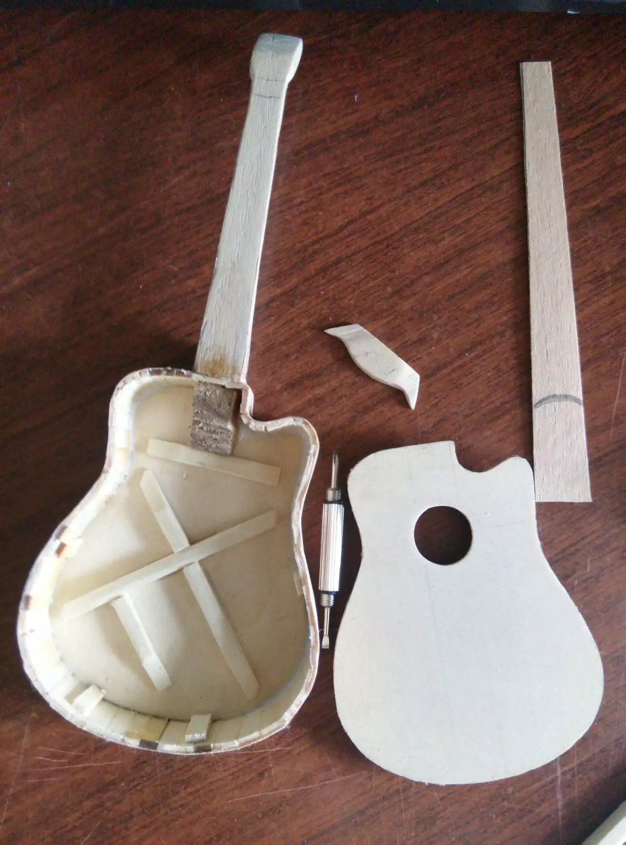 最简单工具做吉他,自己动手做吉他教程