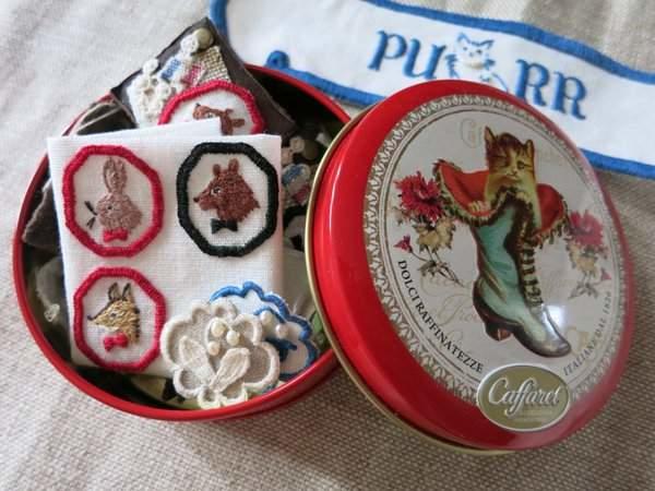 吃完饼干的盒子，吃完别扔，留下来有大用处