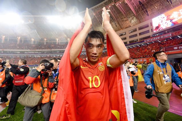 郑智球衣国足,悲哀足球