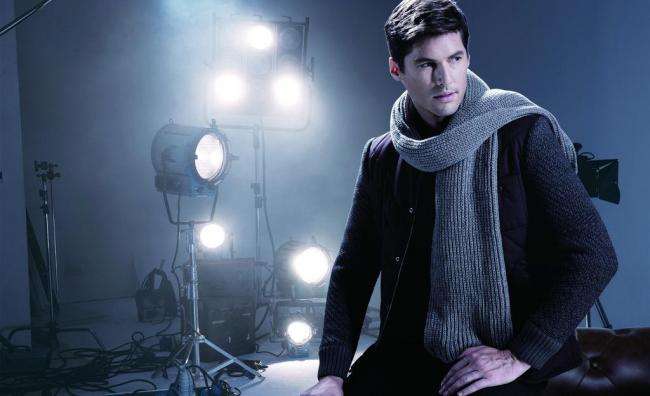 男人戴什么首饰提升气质,男人身材矮小怎么穿才能提升气质