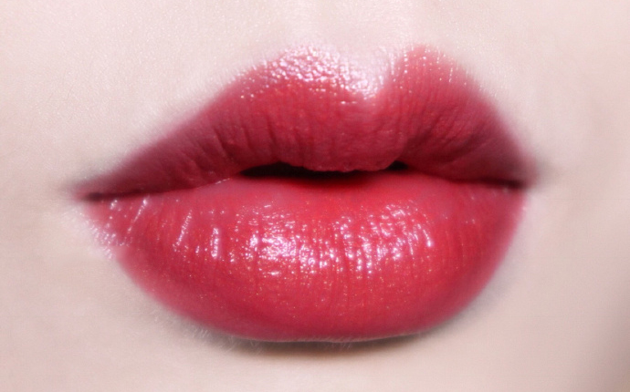 不知道给女朋友买什么色号的口红,直男必备口红100款