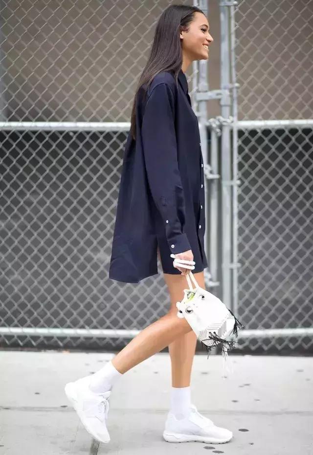 刘雯背过的红蓝色包包,刘雯和热巴双肩包