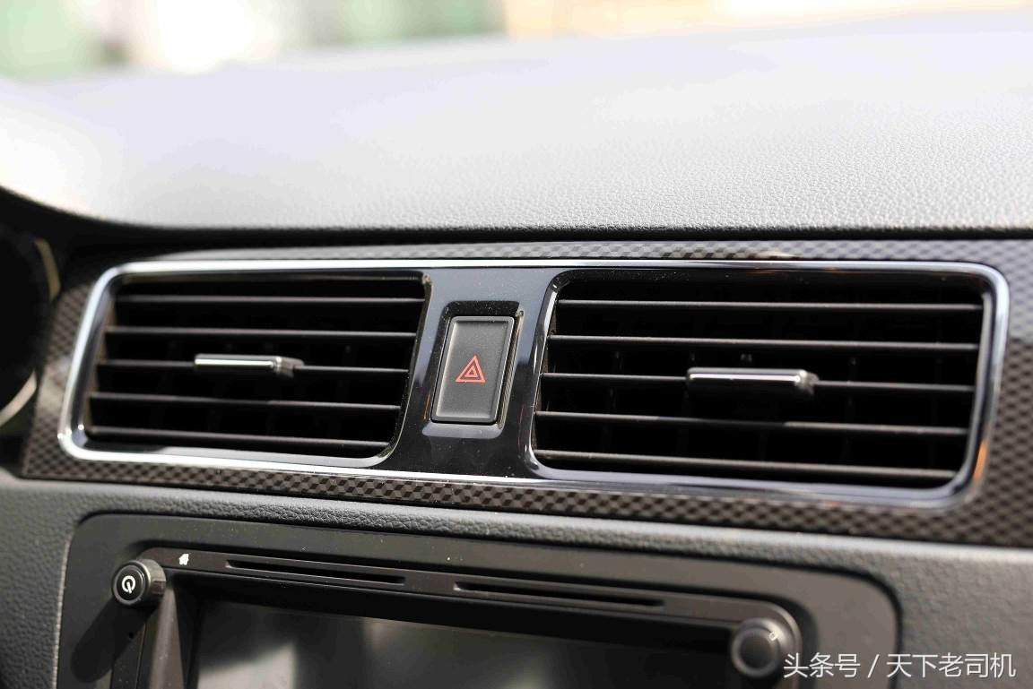 为了幼儿安全安装软件,为儿童安装安全座椅