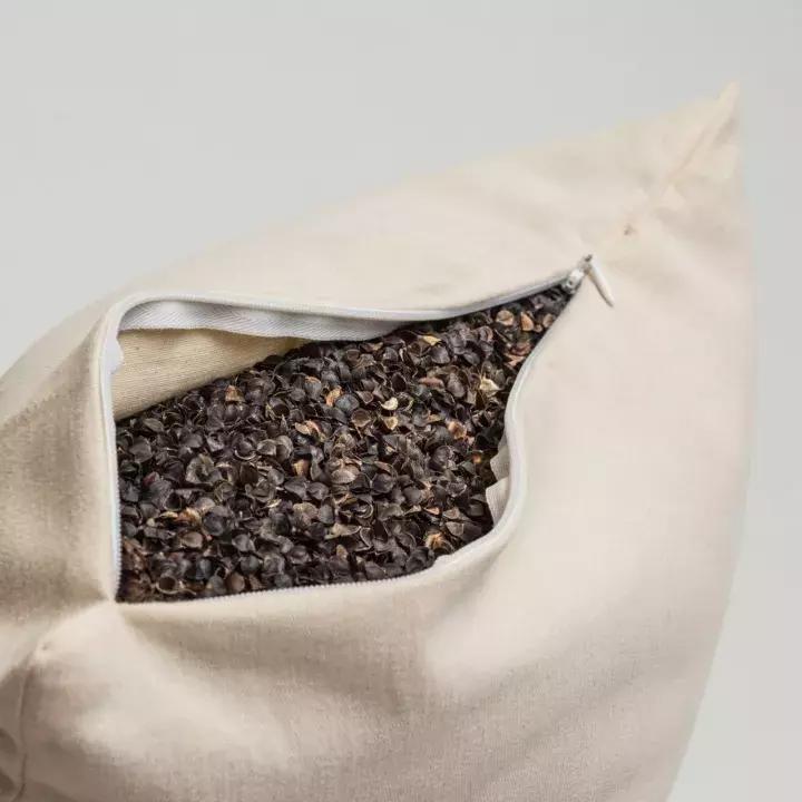 平价乳胶枕怎么选购好用,乳胶枕好还是网红格子枕好