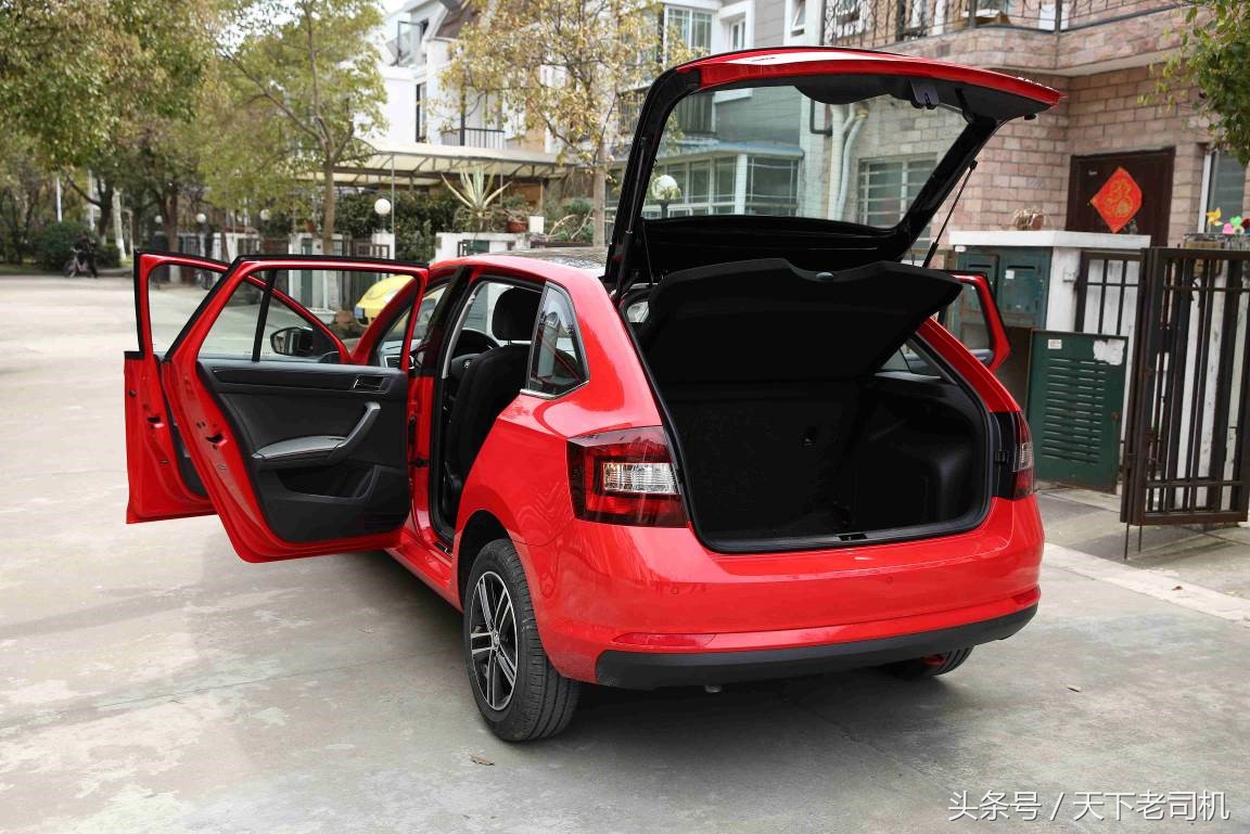 为了幼儿安全安装软件,为儿童安装安全座椅