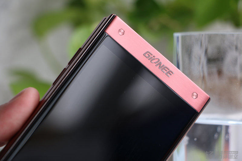 金立天鉴w909和oppoa57对比,金立天鉴w909和三星w2017哪个好