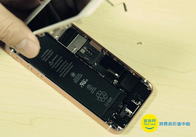 iphonese详细拆机,iphonese对比华为手机