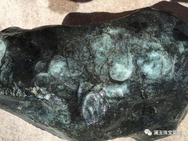 云南缅甸翡翠批发报价,云南缅甸翡翠毛料批发市场多大